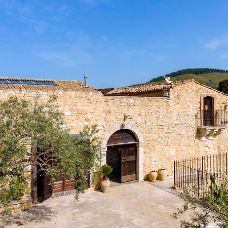 Masseria Fortificata Lo Zafferaneto Buccheri Exterior foto