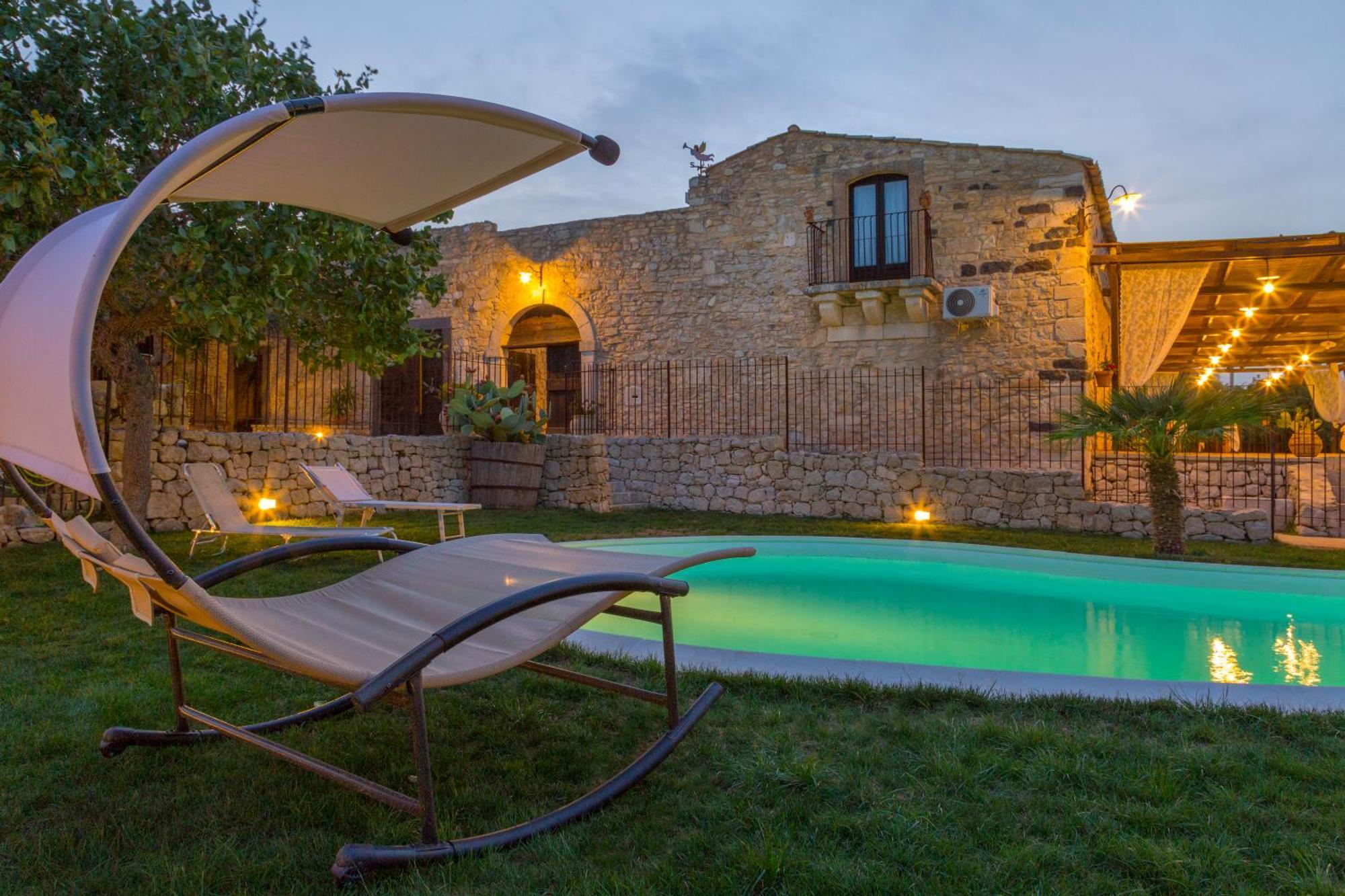 Masseria Fortificata Lo Zafferaneto Buccheri Exterior foto